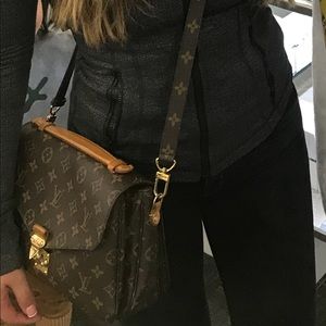 ❌SOLD❌LOUIS VUITTON BANDOULIERE STRAP